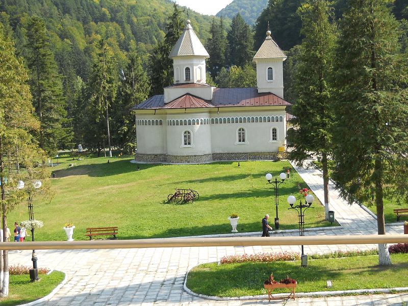 Mănăstiri și Biserici — Slănic Moldova